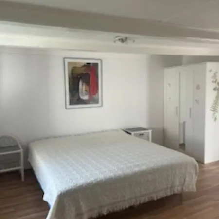 Sondervang 3 Personers Vaerelse